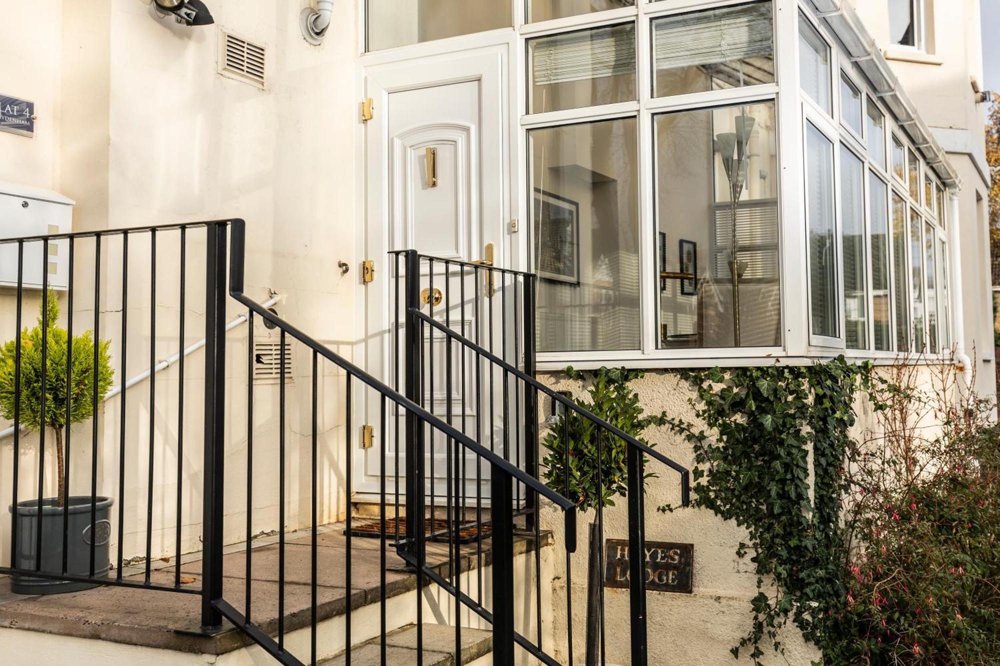 10 Sydenham - By Luxury Apartments Cheltenham Esterno foto